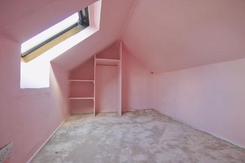 136 Wadham Gardens, Greenford, UB6 0BT