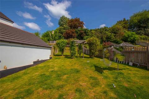 28 Cornfield Way, North Tawton, EX20 2FB