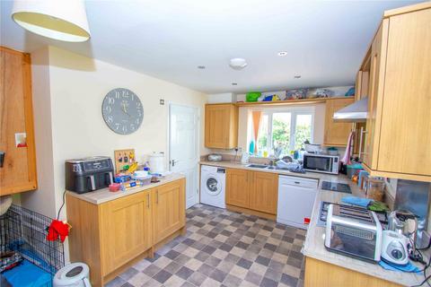 28 Cornfield Way, North Tawton, EX20 2FB