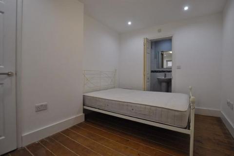 3 bedroom apartment to rent, Charrington House, 1 Cephas Avenue, London