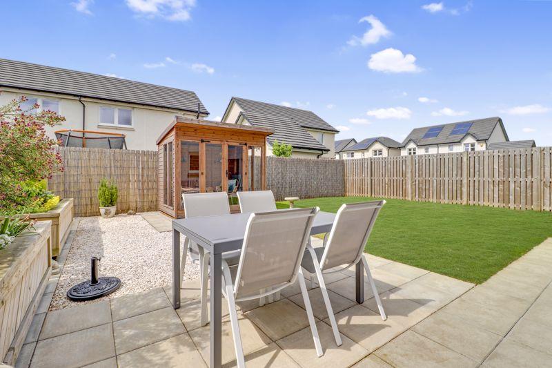 5 James Young Avenue, Uphall Station 3 bed detached house £295,000