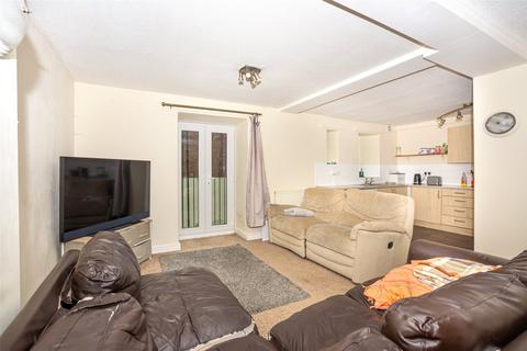 2 bedroom end of terrace house for sale, High Street, Bangor, Gwynedd, LL57
