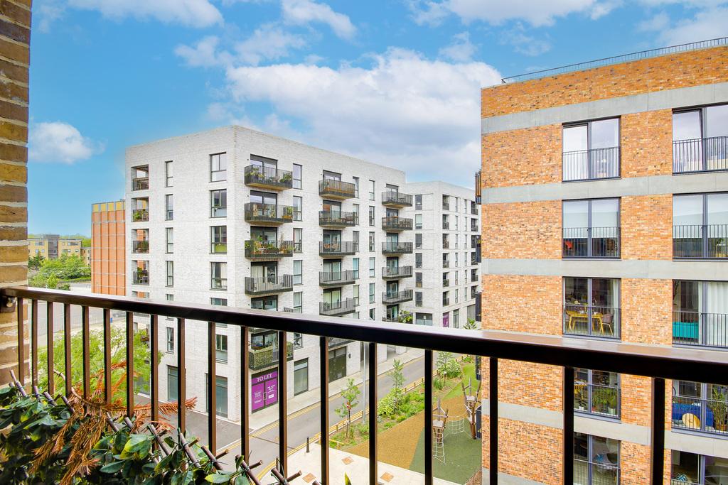 Smeed Road, Hackney Wick E3 1 bed flat £425,000