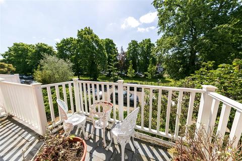 31 Lawn Crescent, Richmond, TW9 3NS