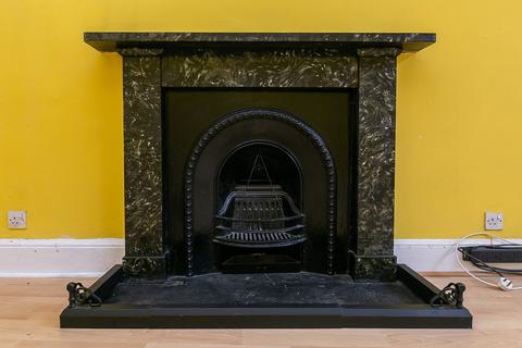 10/4 Caledonian Road, Edinburgh, EH11 2DG