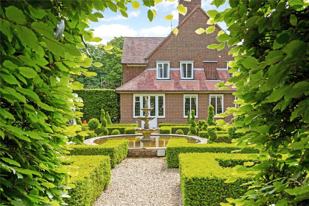 Gardens To Side
