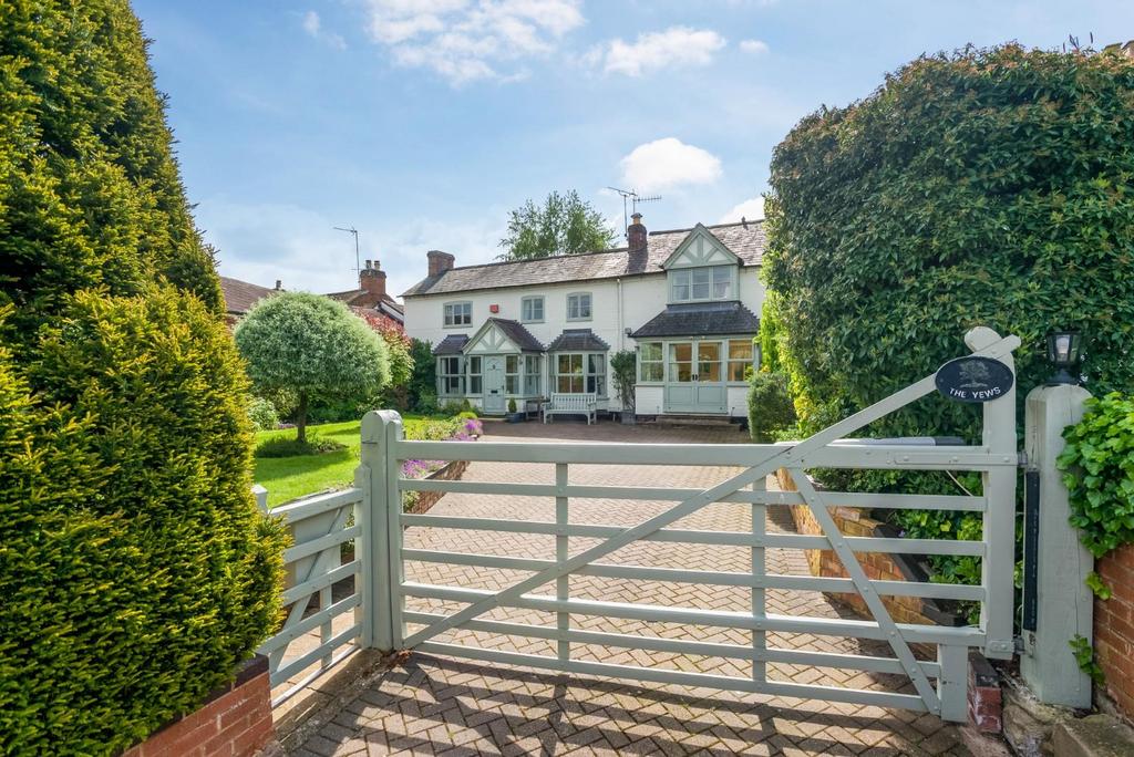 Ferry Lane, Alveston, StratforduponAvon 4 bed detached house for sale