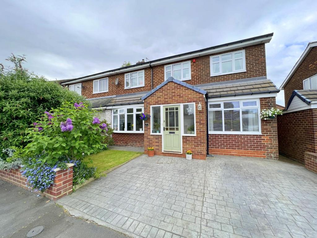 Moor Crescent, Gilesgate, Durham 5 bed semidetached house £270,000