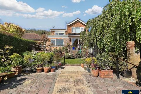 15 Burrow Down, Eastbourne, BN20 8ST