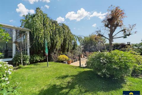 15 Burrow Down, Eastbourne, BN20 8ST