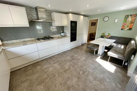 124 Manchester Road, Wilmslow, SK9 2JX