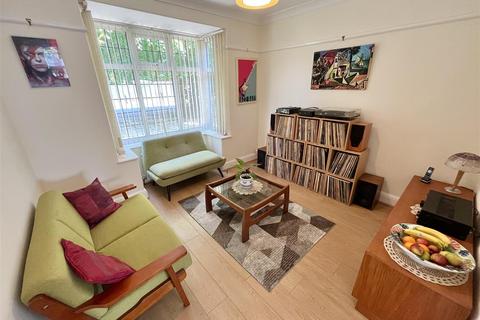 124 Manchester Road, Wilmslow, SK9 2JX
