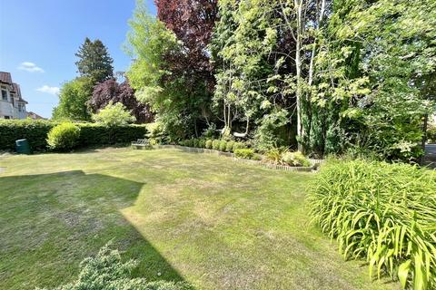 124 Manchester Road, Wilmslow, SK9 2JX
