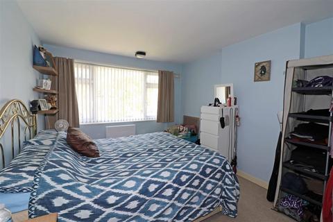 90 Montague Road, Warwick, CV34 5LL