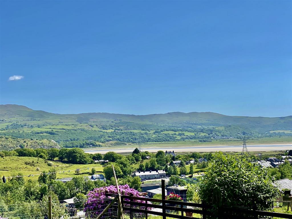 Penrhyndeudraeth 3 bed semidetached house for sale £200,000