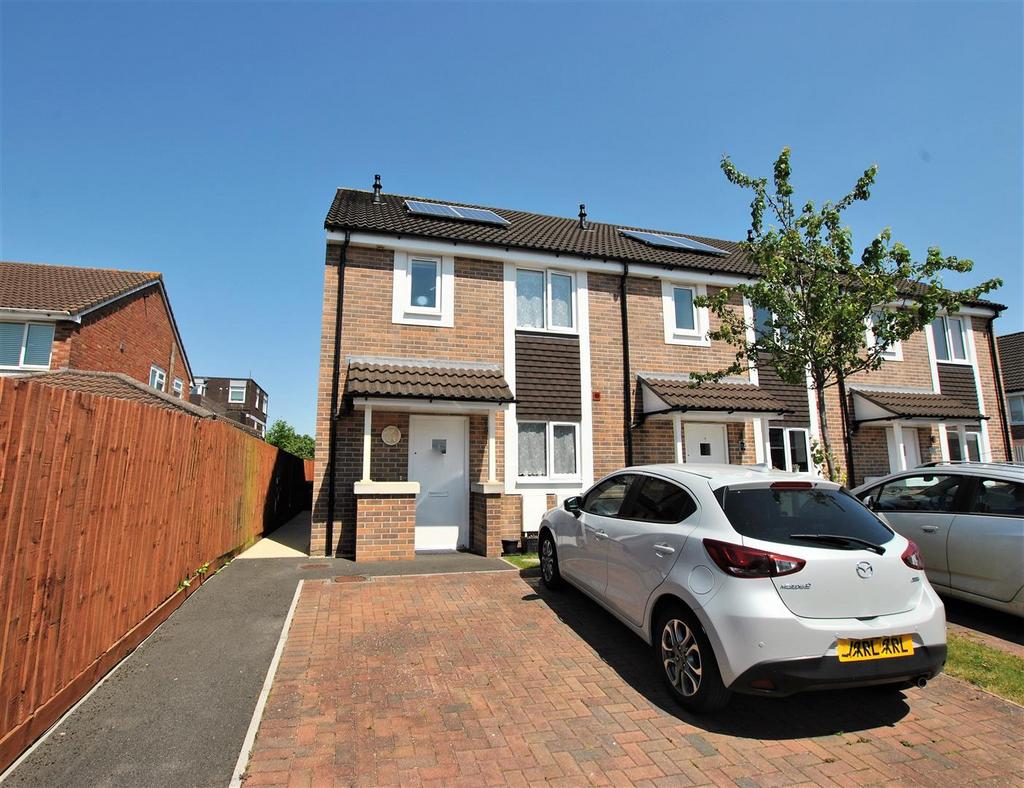Pynne Close, Stockwood 3 bed end of terrace house for sale £325,000
