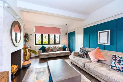 23 Mount Echo Drive, London, E4 7LA
