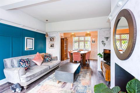 23 Mount Echo Drive, London, E4 7LA