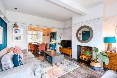 23 Mount Echo Drive, London, E4 7LA