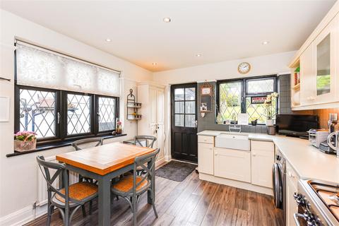23 Mount Echo Drive, London, E4 7LA