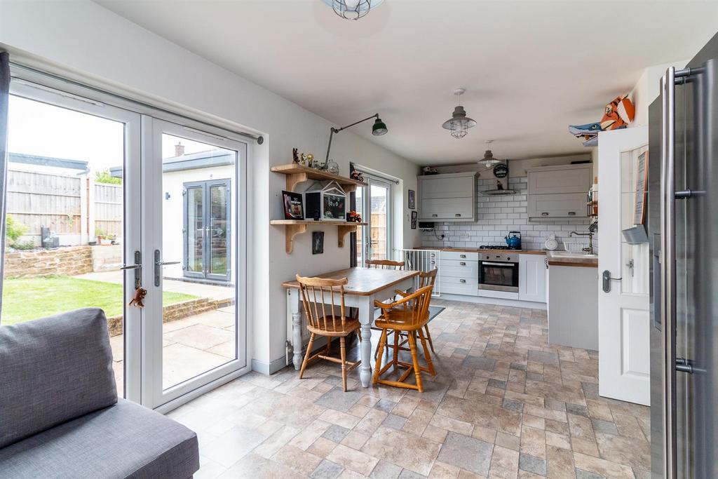 Main Road, Cotgrave, Nottingham 3 bed detached bungalow for sale £300,000