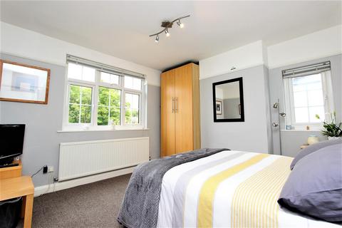 54 Fir Tree Road, Banstead, SM7 1NQ