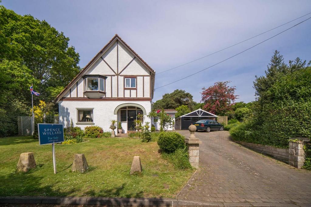 Alverstone Garden Village, Isle of Wight 3 bed house for sale £475,000