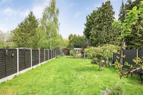 6 Foxdells, Birch Green, Hertford, SG14 2LS