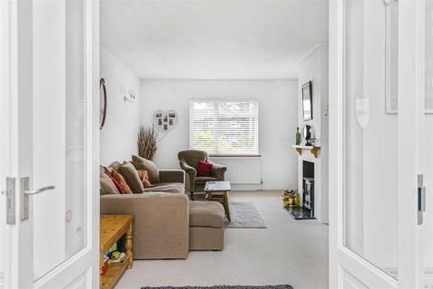 6 Foxdells, Birch Green, Hertford, SG14 2LS