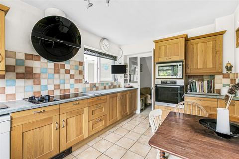 6 Foxdells, Birch Green, Hertford, SG14 2LS