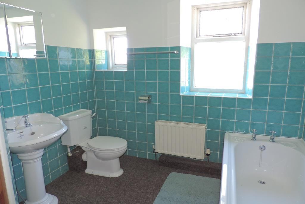 Bathroom2.jpg