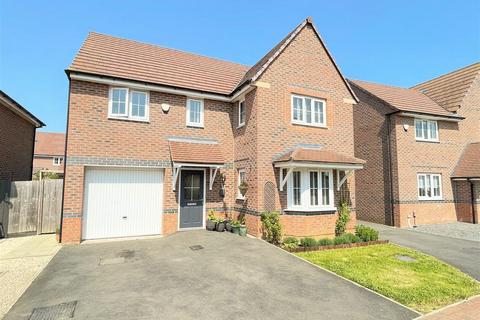 4 bedroom detached house for sale - Cover Drive, Bottesford