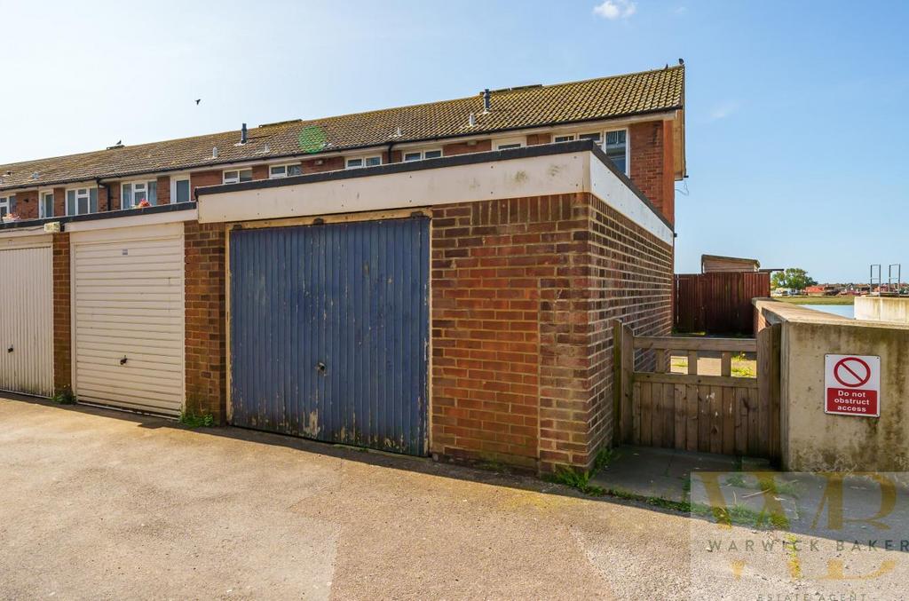 Town Quay, ShorehamBySea Garage £50,000