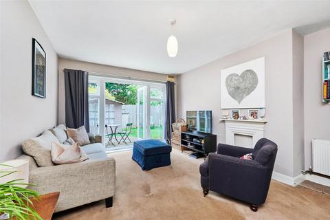 2 bedroom flat for sale - Stanley Road, East Sheen, SW14