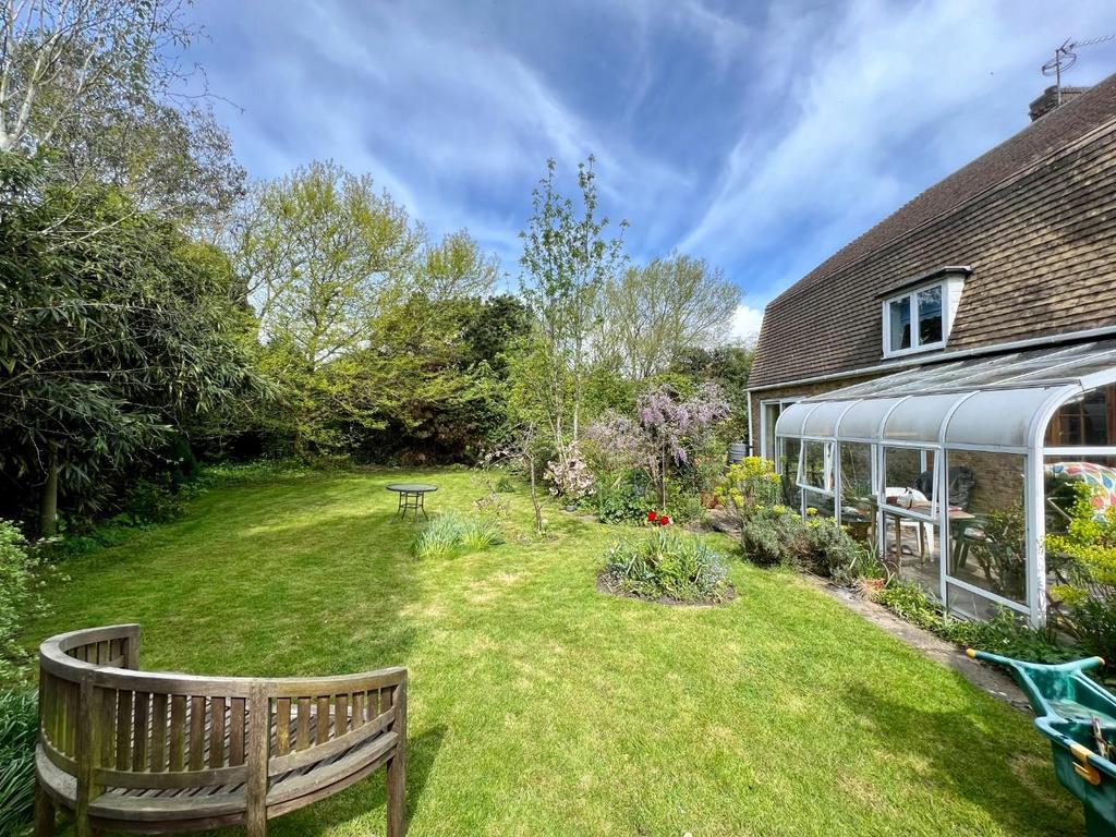 Rolfe Lane, New Romney, Kent 4 bed detached house for sale £650,000