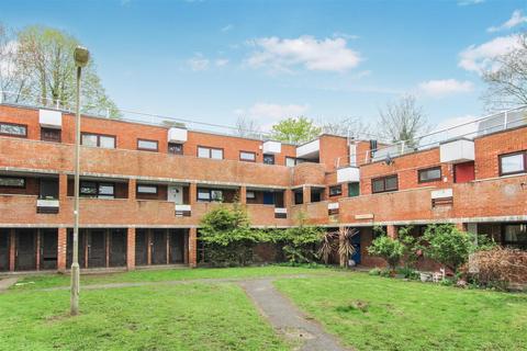 18 Oldfields, Warley, Brentwood, CM14 5EY