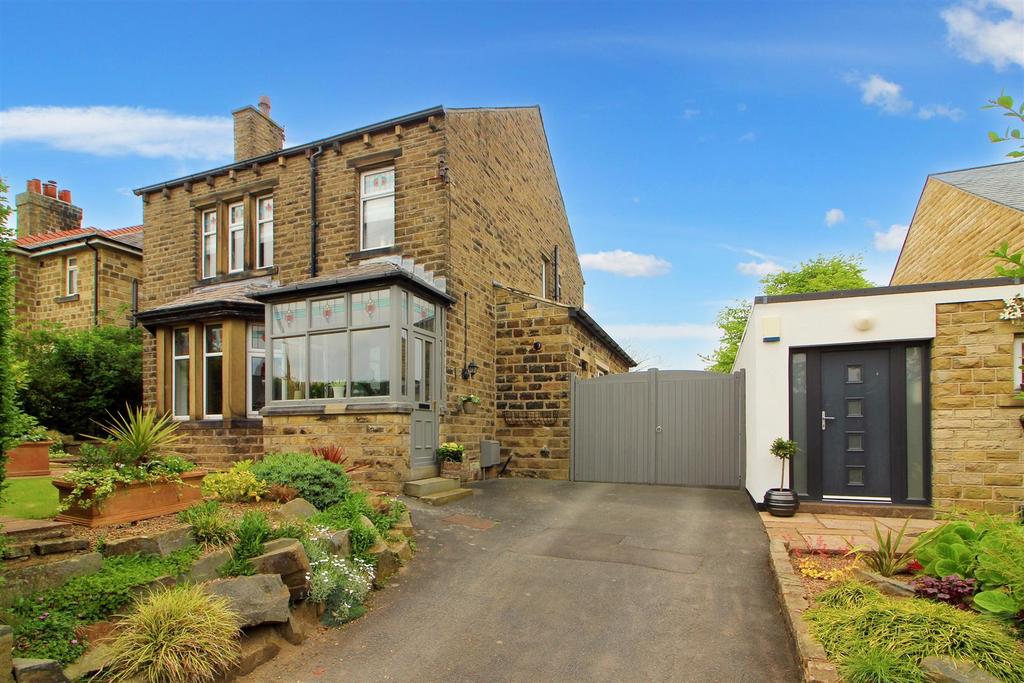 Huddersfield Road, Skelmanthorpe, Huddersfield, HD8 9AS 4 bed detached