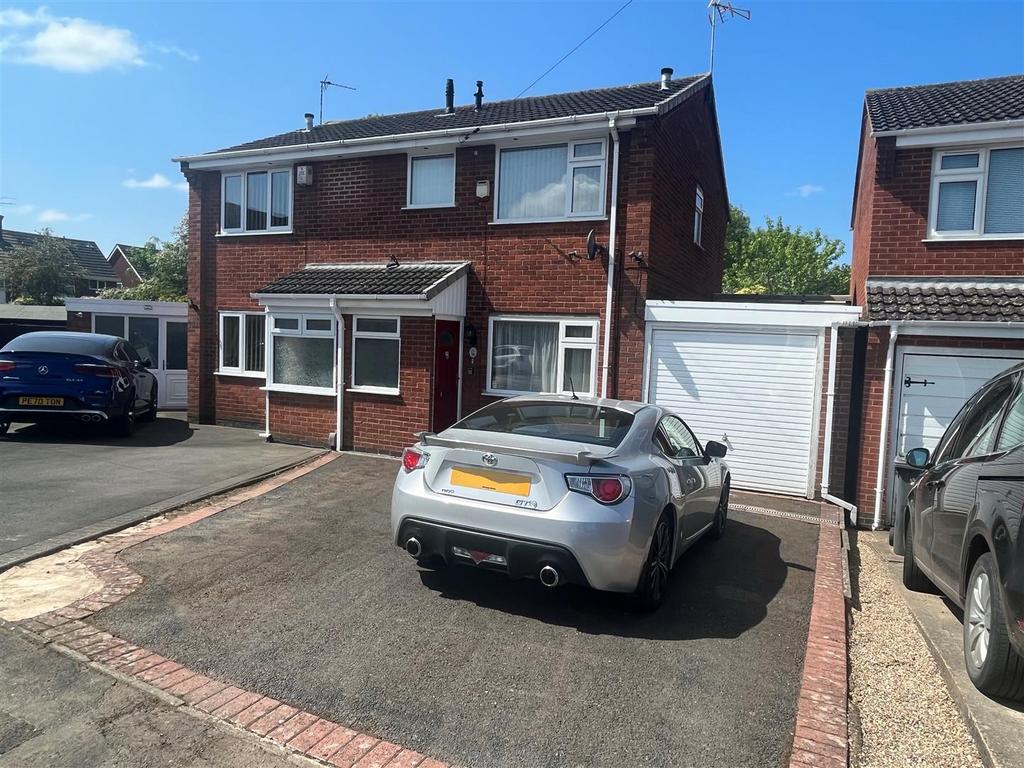 Burnaby Close, Nuneaton 2 bed semidetached house for sale £199,950