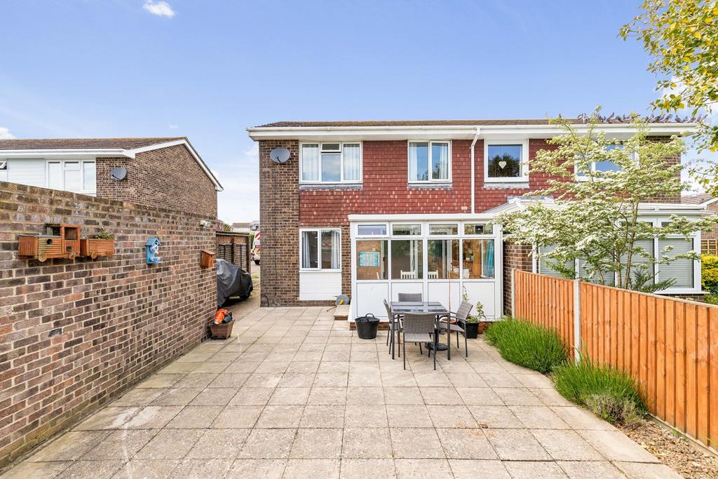 Newlands, Whitfield, Dover, CT16 3 bed semidetached house for sale £
