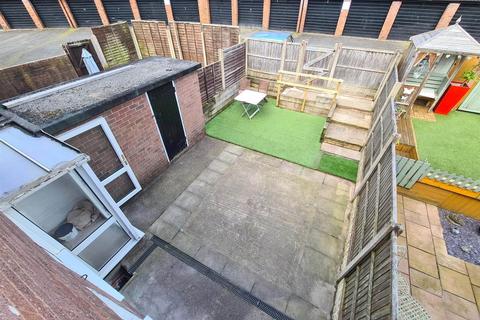 53 Hencroft, Leek, ST13 8EZ