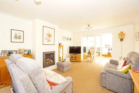 6 bedroom detached house for sale, Barnfield Close, Hastings