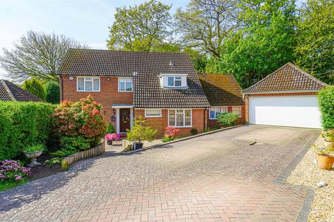 15 Barnfield Close, Hastings, TN34 1TS