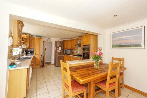 15 Barnfield Close, Hastings, TN34 1TS