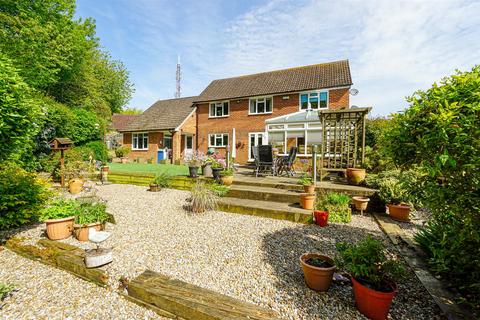15 Barnfield Close, Hastings, TN34 1TS