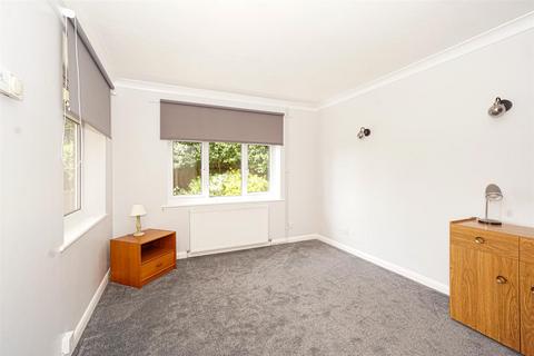 15 Barnfield Close, Hastings, TN34 1TS