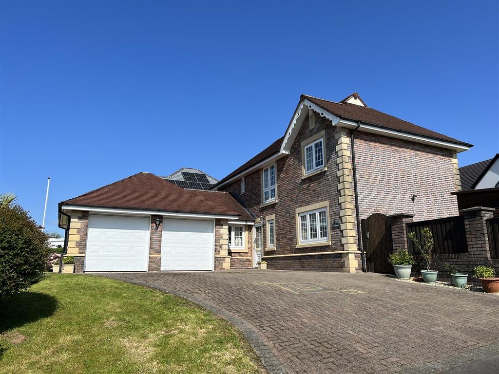 Brynmawr Avenue, Ammanford 4 bed detached house for sale £425,000