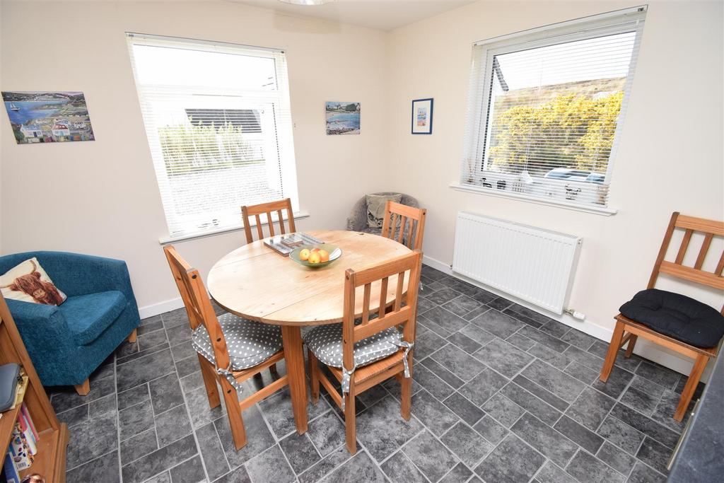 Kitchen diner.jpg