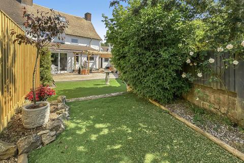 3 bedroom end of terrace house for sale - Lawrence Road, Cirencester