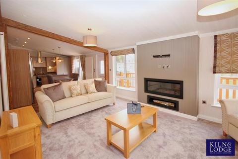 2 bedroom bungalow for sale, Thames Retreat, Staines-Upon-Thames