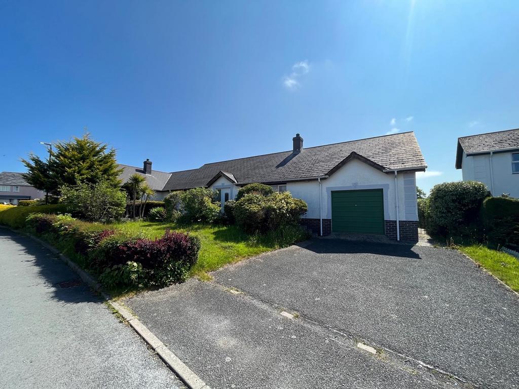 8 Parc Ffos, Ffosyffin, Aberaeron, SA46 3 bed detached bungalow for